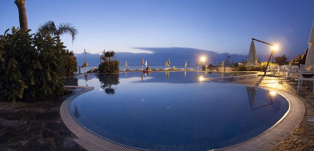 Bv Borgo Del Principe Hotel Zambrone Exterior photo